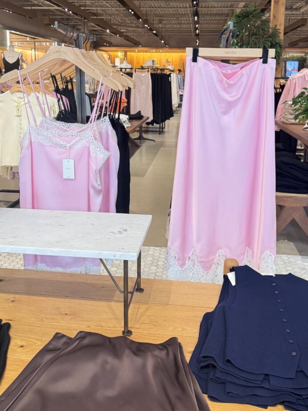 BRAND NEW ARITZIA LACE SET